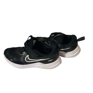 Boys Nike Black and White Athletic Shoes- Size 13